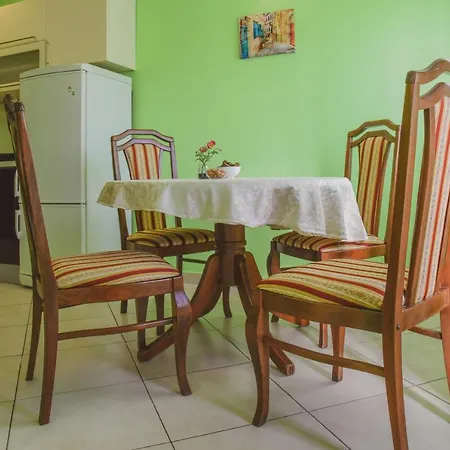 Appartement Bugenvilija *
