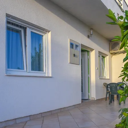 Appartement Bugenvilija