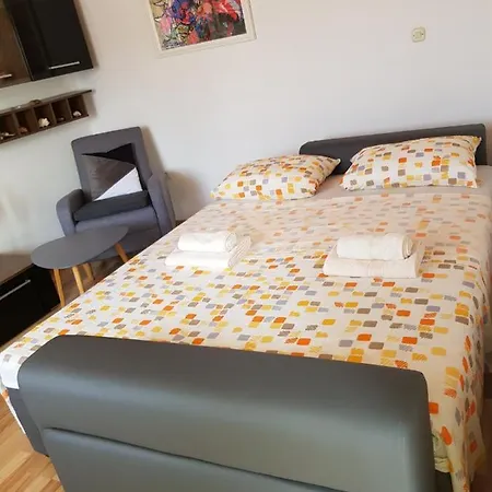 Bugenvilija Appartement Šibenik